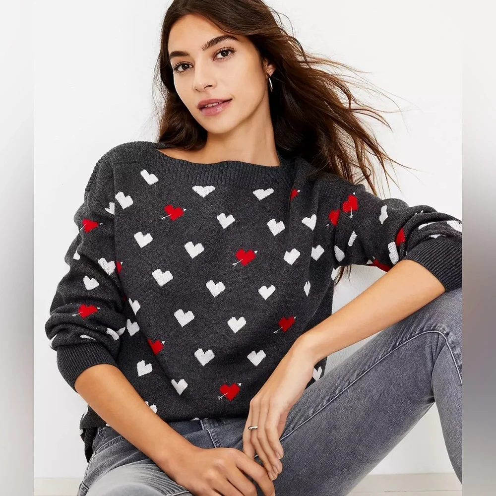 LOFT Heart Boatneck Sweater Size‎ Small Excellent!